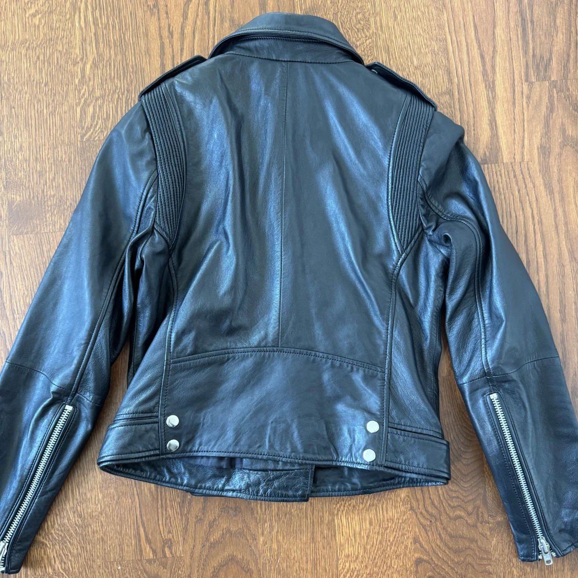 Svart skinnjacka från Jofama, stl 38 - 1