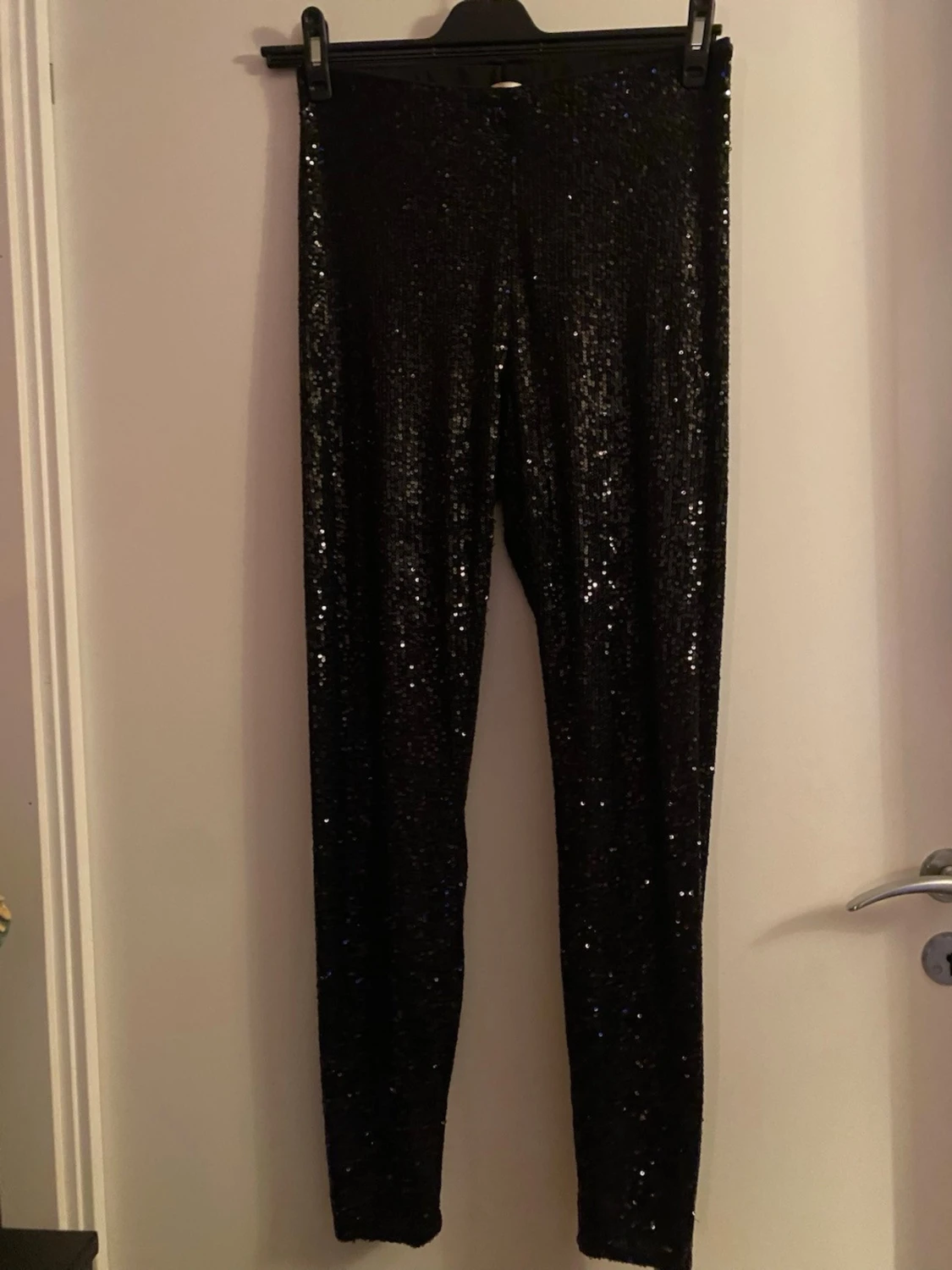 Svarta paljettleggings från H&M