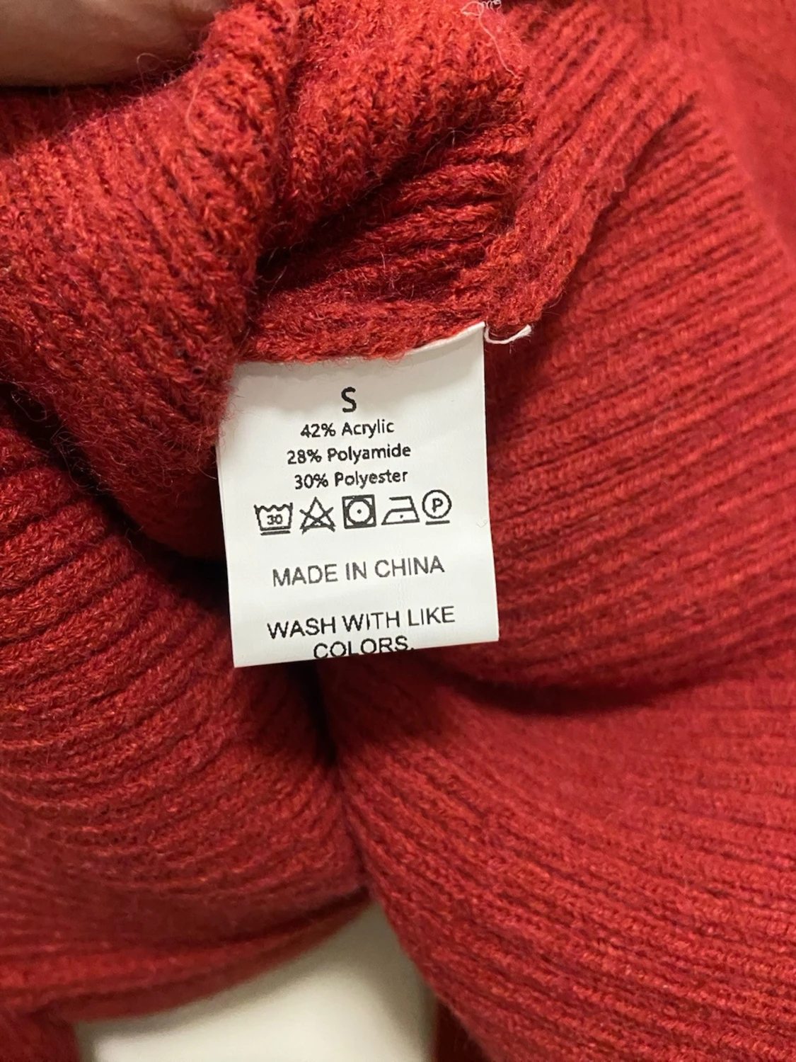 Röd stickad kofta med v-ringning - 4