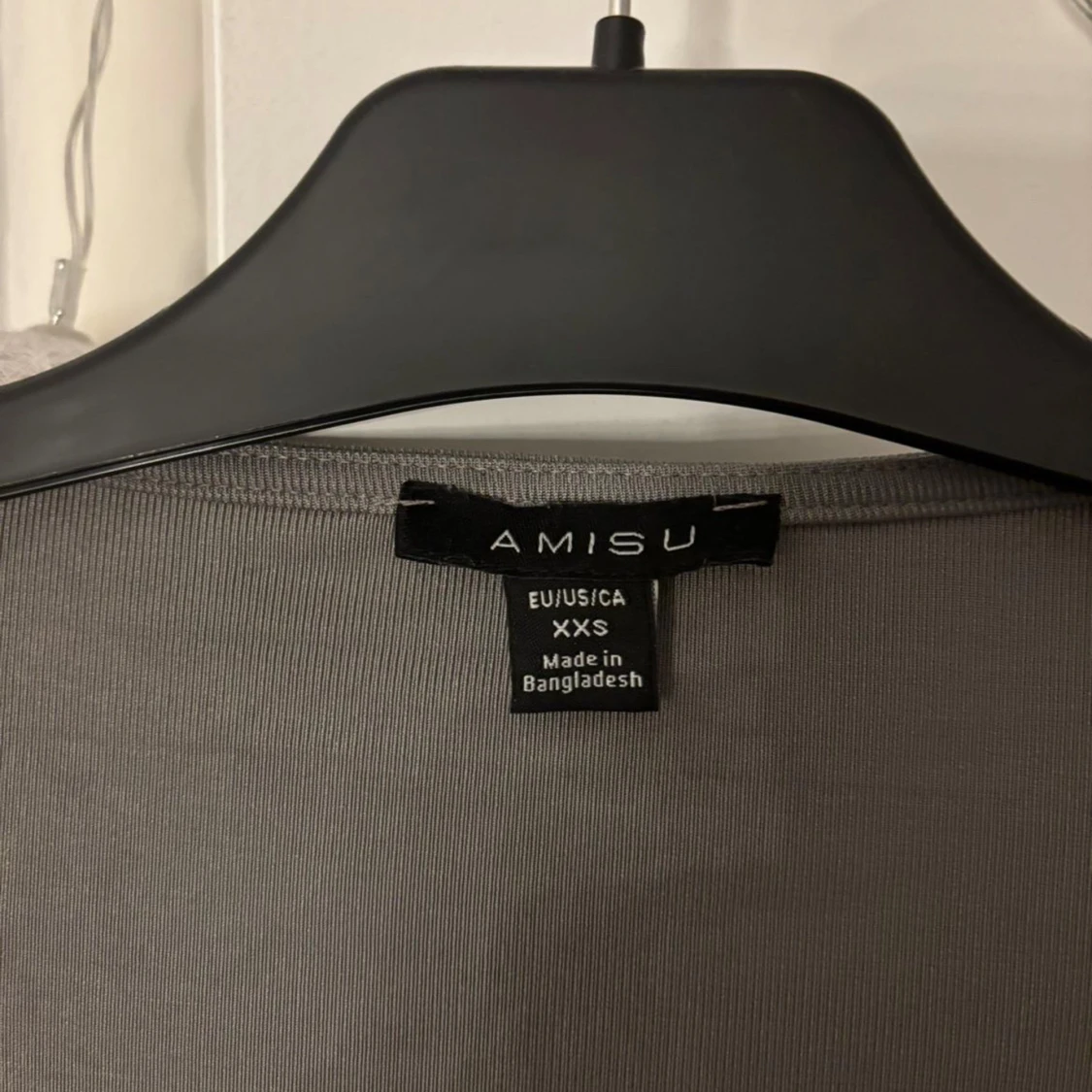 Grå långärmad topp från Amisu - 2