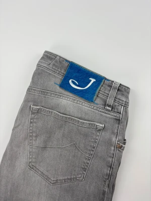 Jacob Cohën 622 jeans - | Säljer ett par Jacob Cohën jeans i riktigt bra använt skick. | Storlek: 33 | Hör av dig vid frågor eller funderingar.