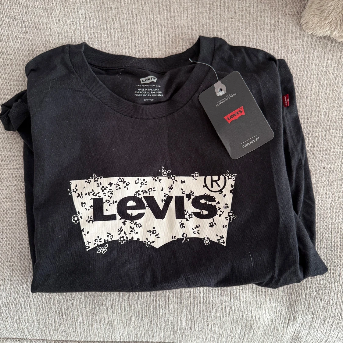 Levis tshirt