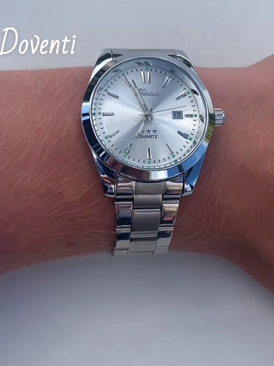 Silverfärgad klocka x Doventi 