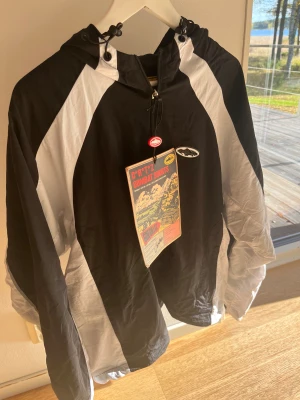 Corteiz vindjacka  - Corteiz vindjacka storlek M. Lapp kvar skick 10/10.