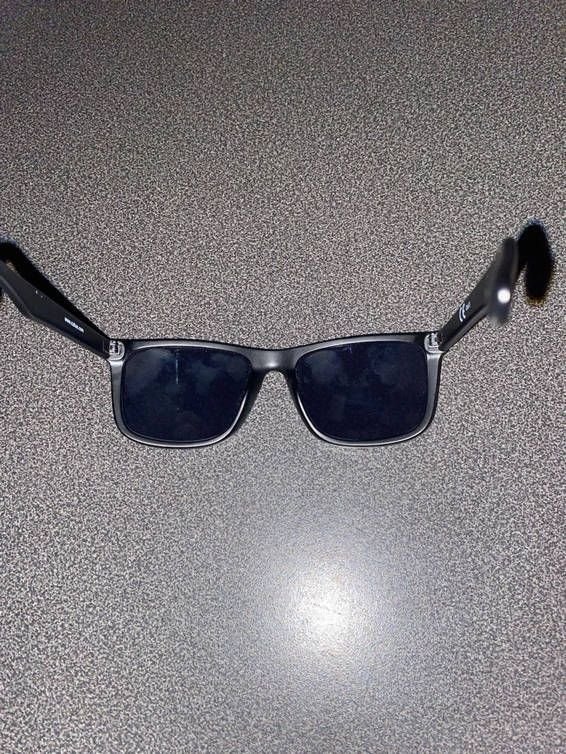 Svarta glasögon  - 1