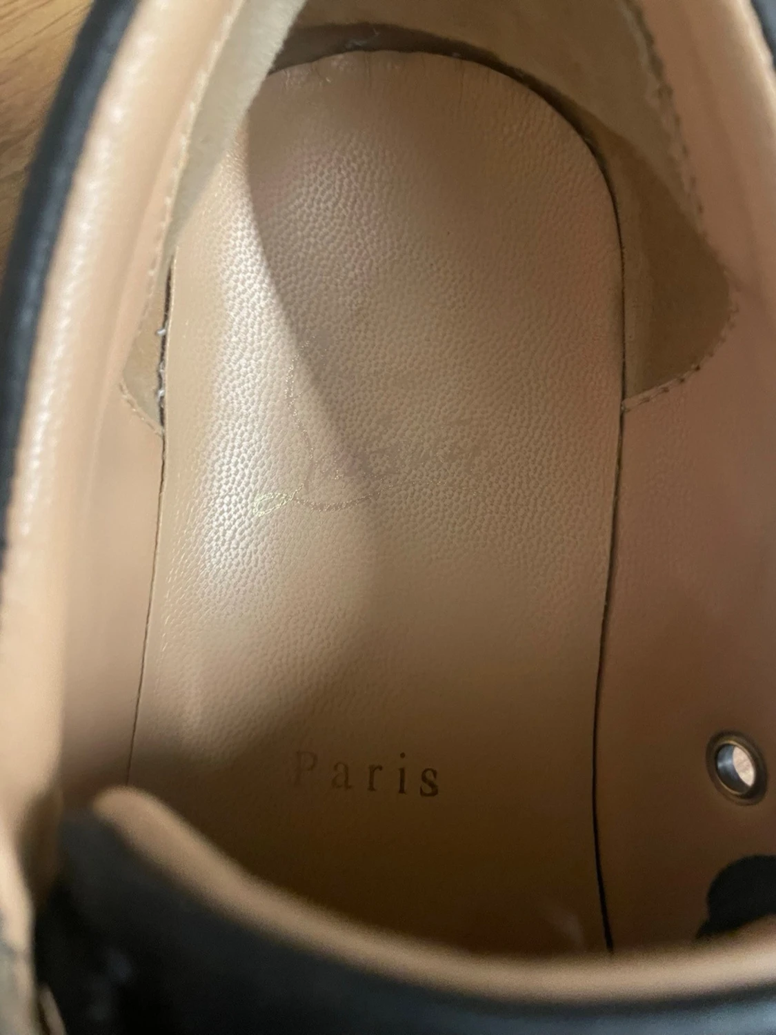 Svarta sneakers med nitar från Louboutin - 5