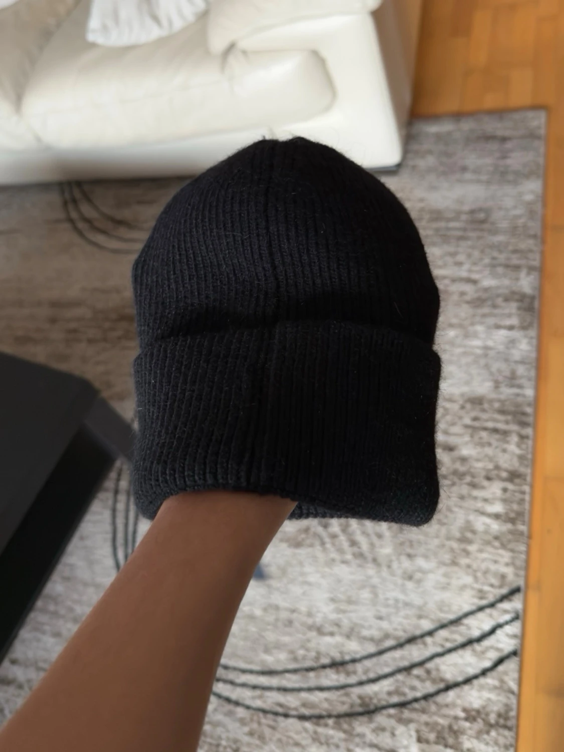 Svart stickad mössa från Prada - 6