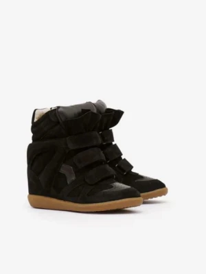 ISABEL MARANT - Svarta Isabel Marant-skor i storlek 40. Helt nya och oanvända. Stilren design i svart som passar både till vardag och fest.