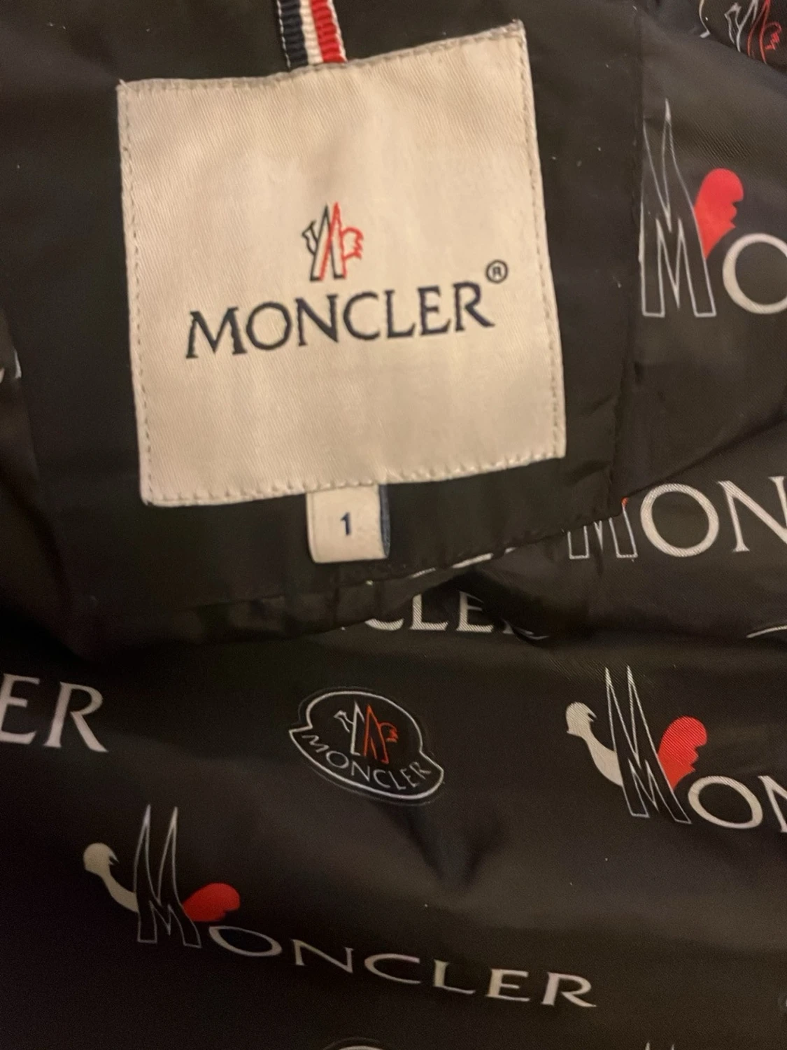 Svart dunväst från Moncler - 3