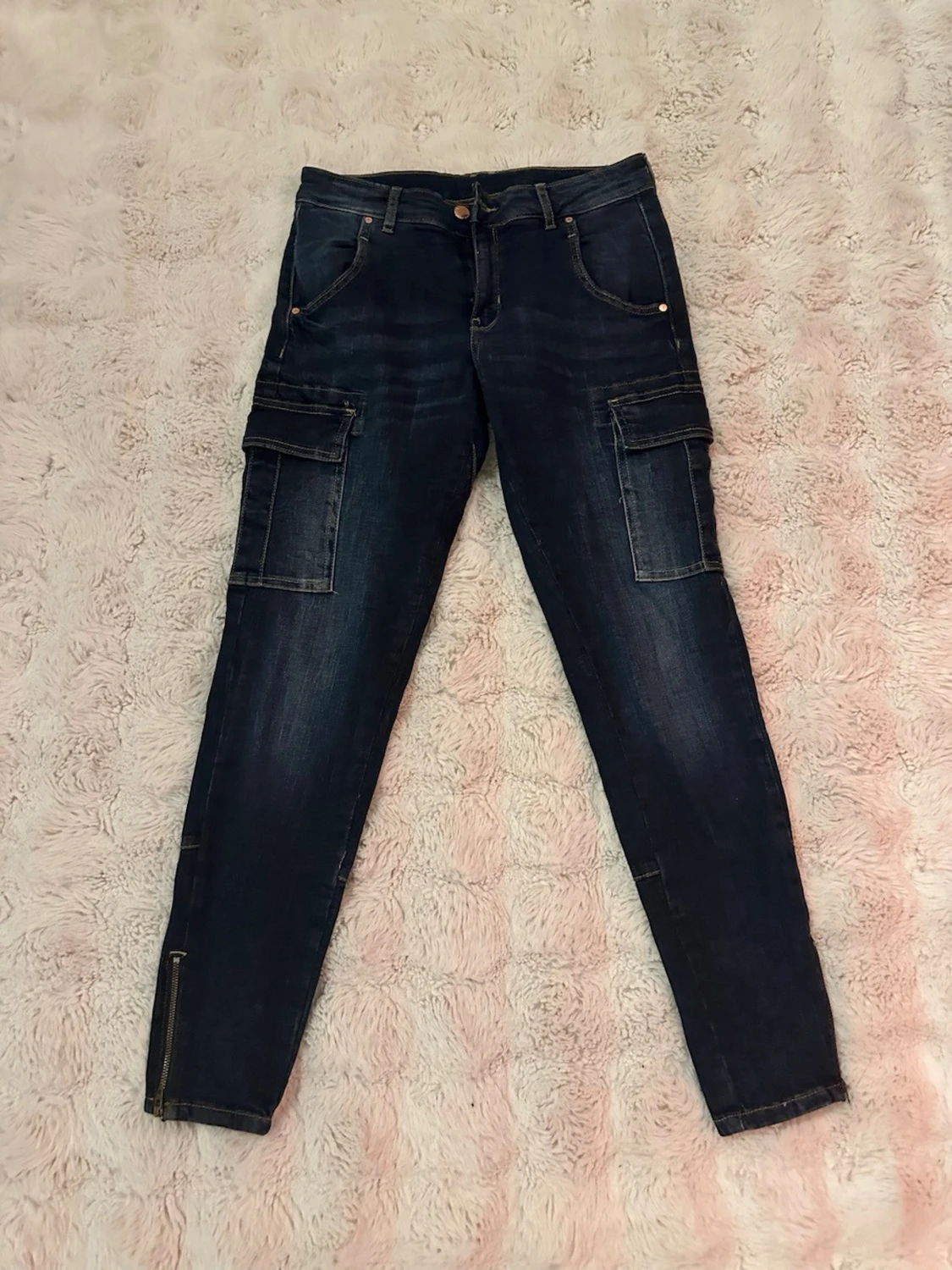 Mörkblå lågmidja  cargopants med fickor - 2