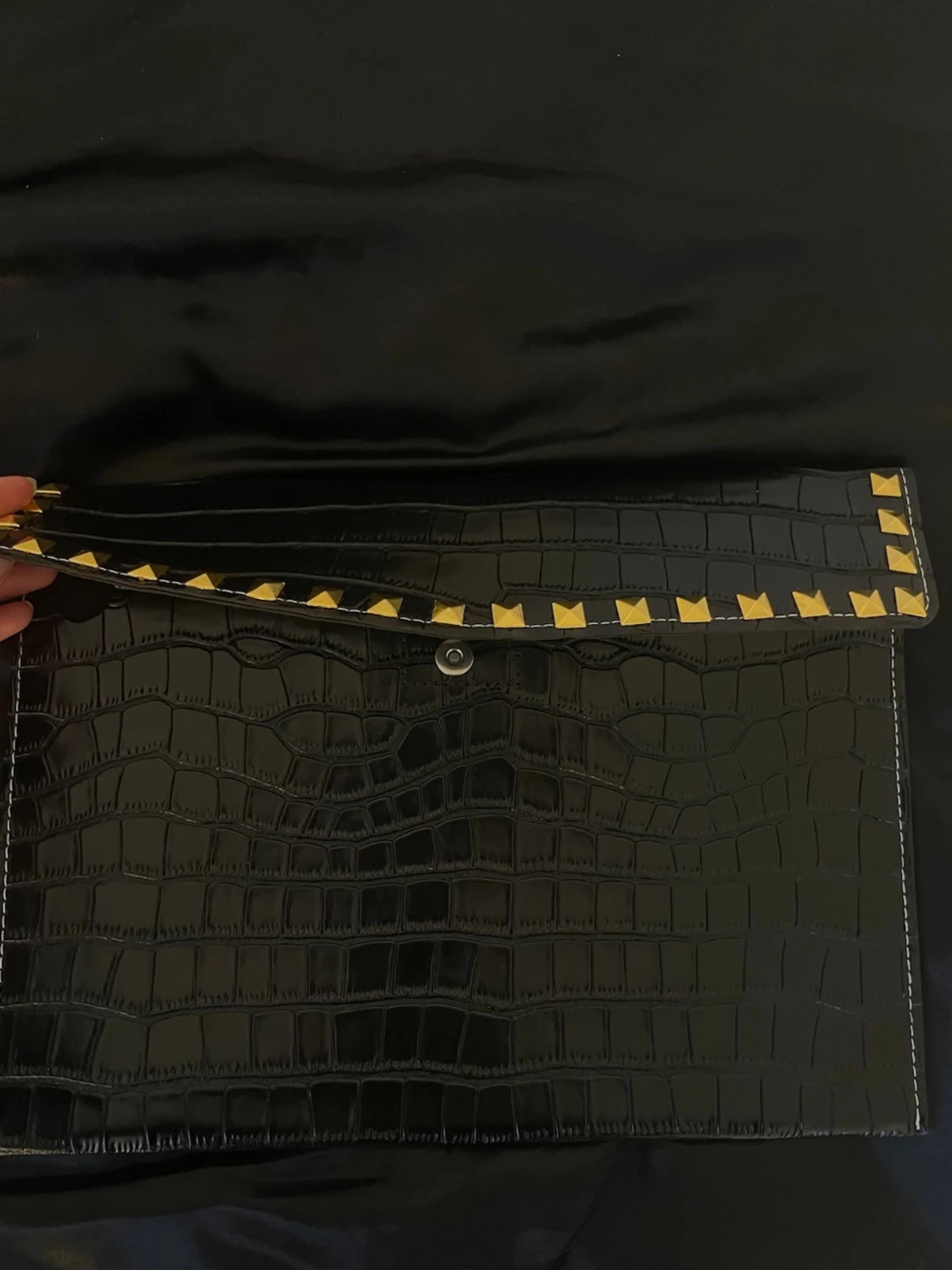 Datorfodral med guldnitar i krokodil mönster  - 2