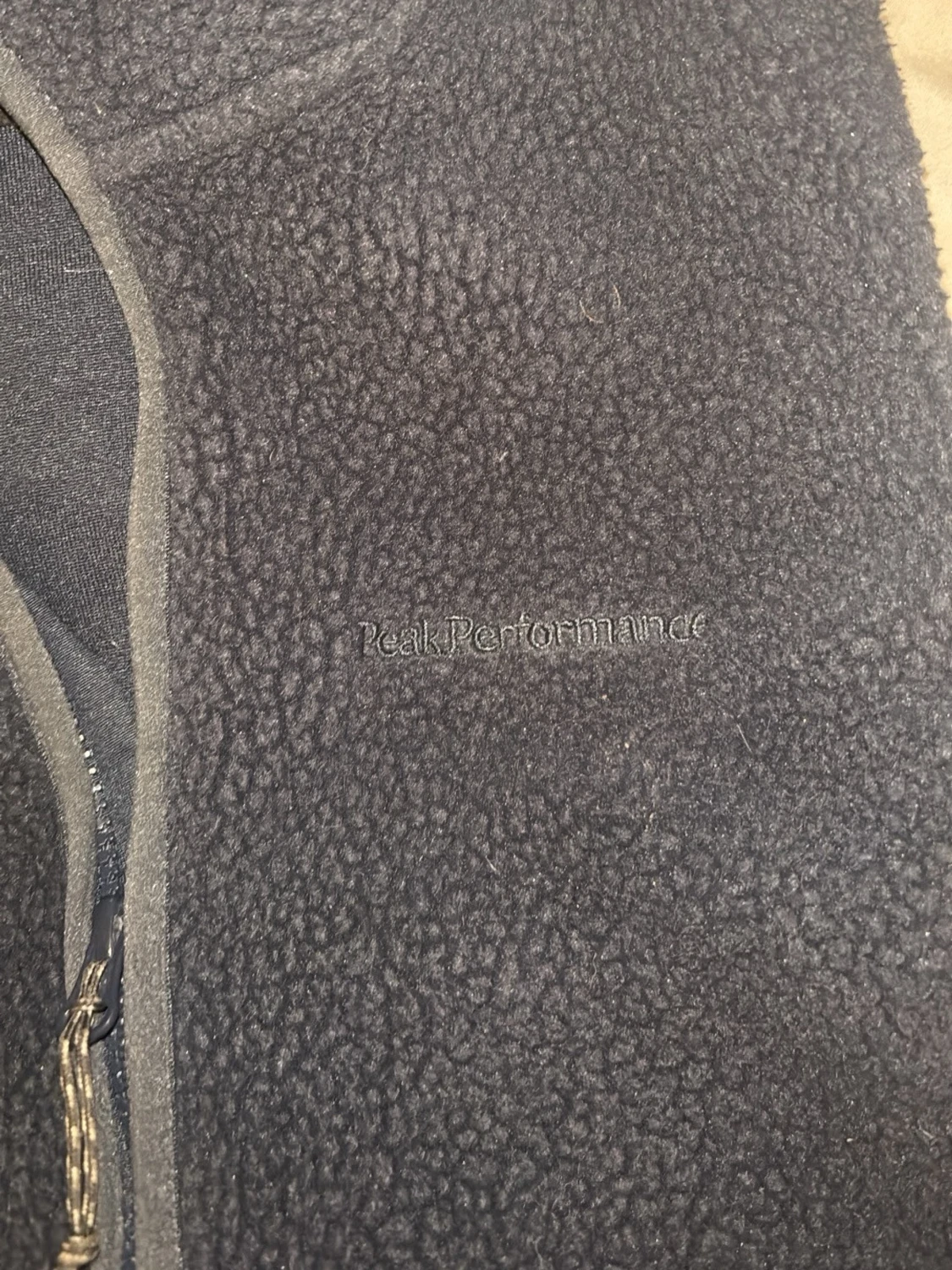 Mörkblå fleeceväst från Peak Performance - 1