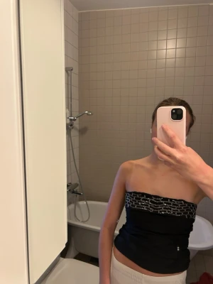 Festtopp - Festtopp från Zara i storlek S, aldrig använd 