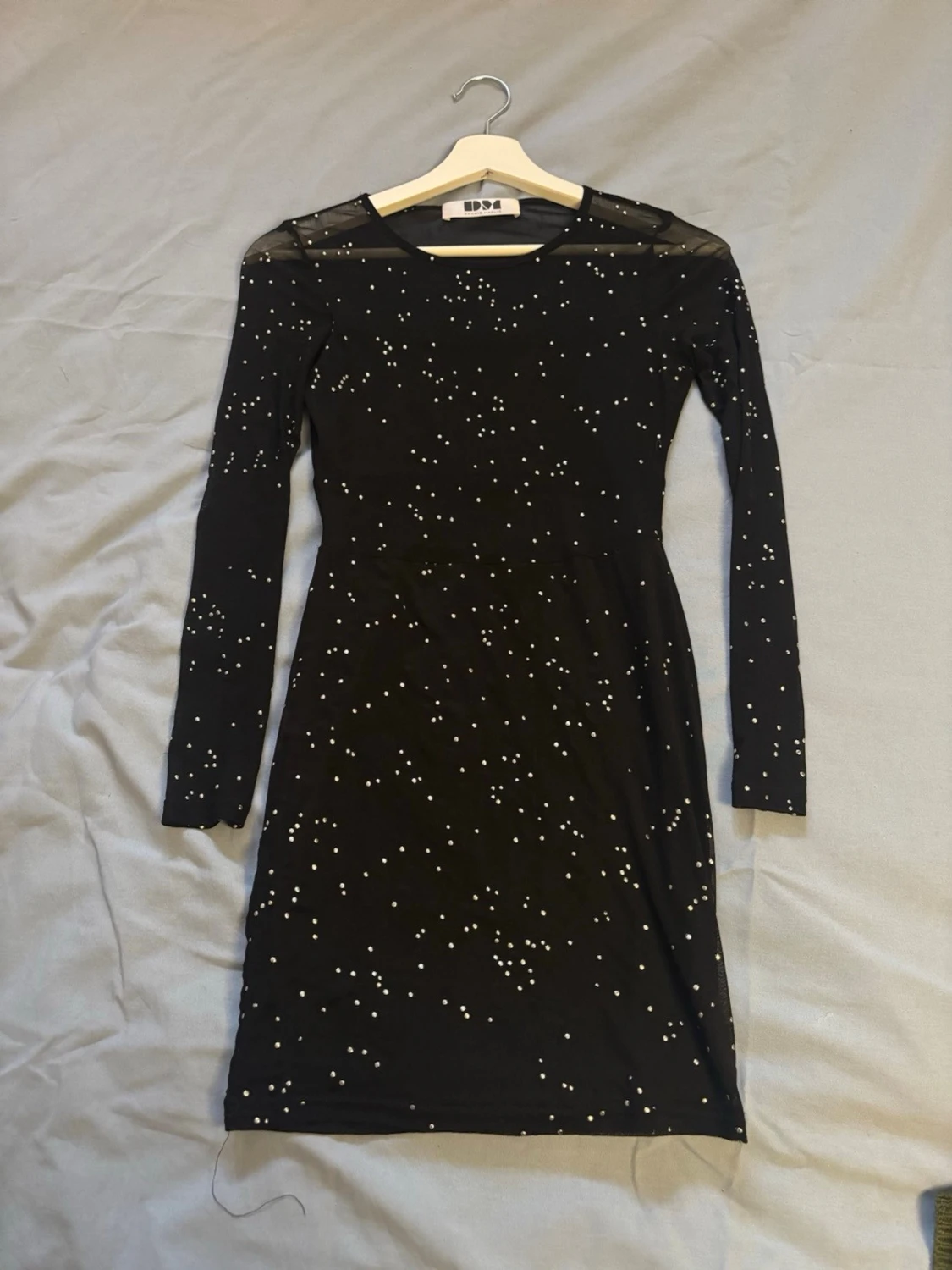 Svart glittrig meshklänning DM
