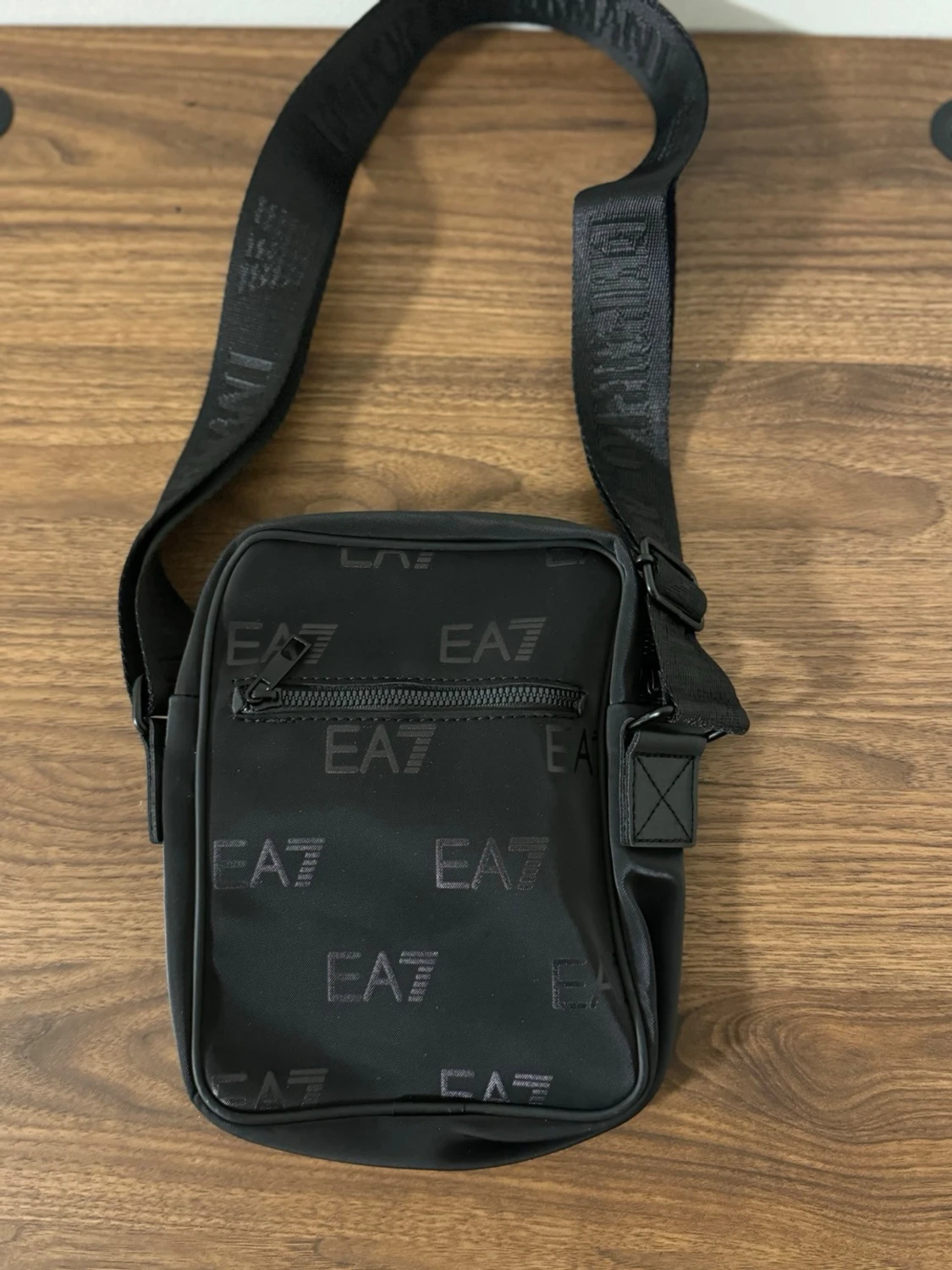 Svart axelväska från EA7 Emporio Armani