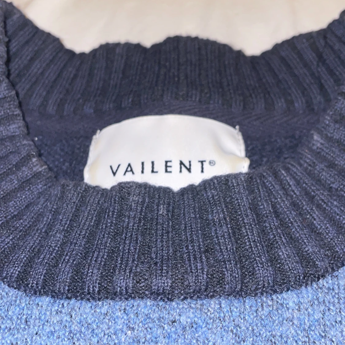 Blå och svart randig tröja Vaillent - 1