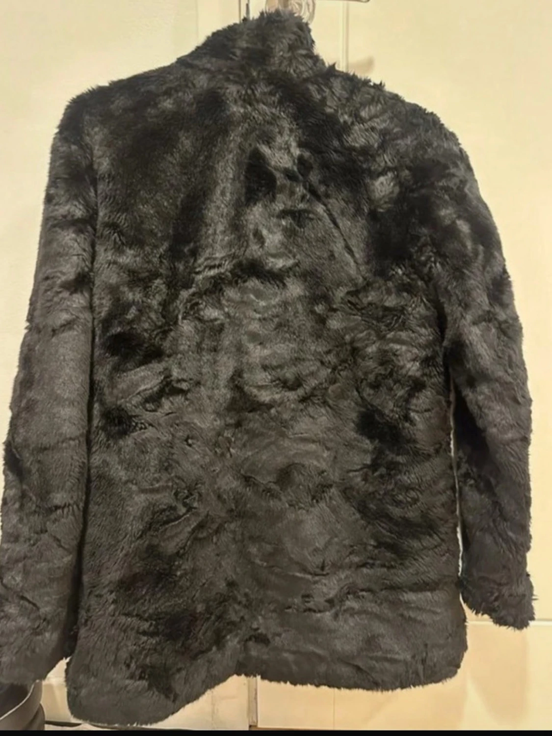 Svart fuskpälsjacka med krage stl S - 1