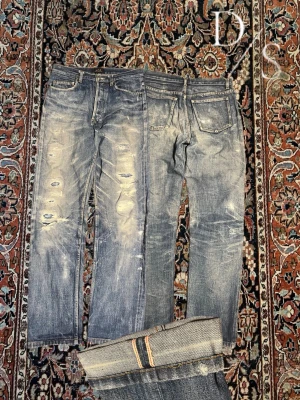 Apc Selvedge distressed vintage jeans  - En av de snyggaste jeansen jag någonsin haft ute, helt sjuka detaljer o fade på dessa. Modellen är ”rue Fleurus Paris” en rak najs passform! Midja:38cm längd:102cm benöppning:18,5cm
