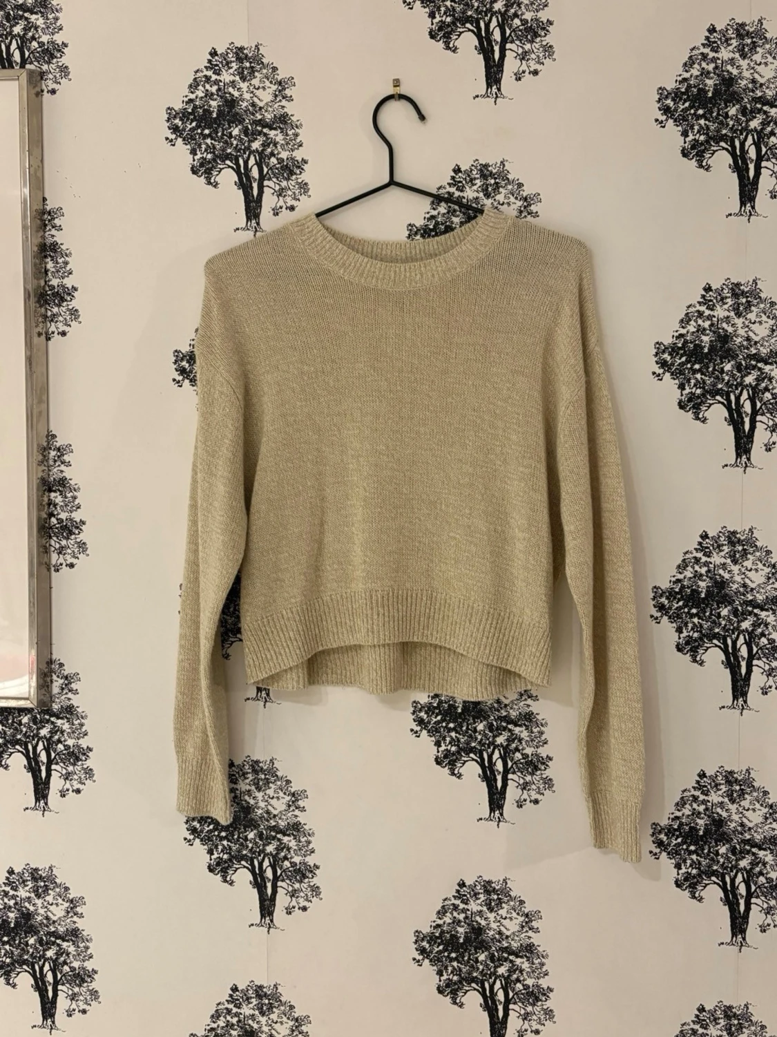 Beige cropped stickad tröja
