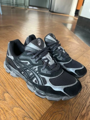 Asics gel nyc svart - Som nya