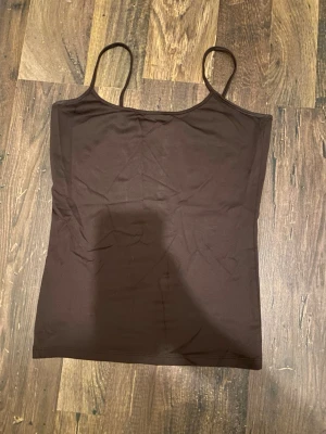 Figurnära linne - Köparen står för frakten!