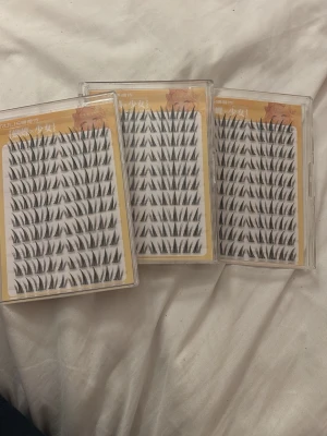 Individuella lösögonfransar i svart - 120 kr för alla tre.