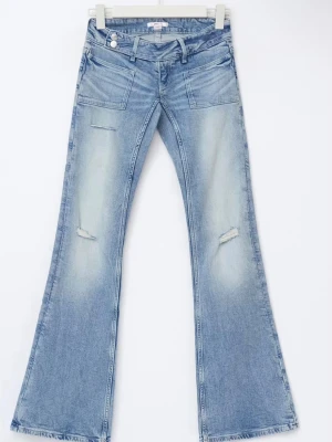 Lowwaist jeans  - Säljer dessa helt nya jeans från Gina Tricot, då jag köpte fel längd. Dom är storlek xs och i modellen Tall. Aldrig använda endast prövade ☺️