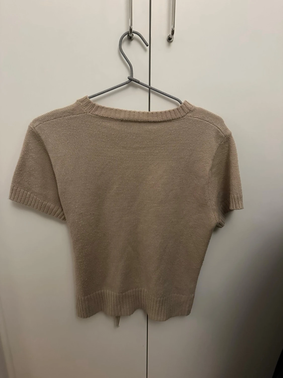 Beige tröja från Zara som är super fin - 1