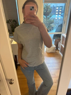 T-shirt - Unik grå T-shirt med lite tjockare kvalité🩶