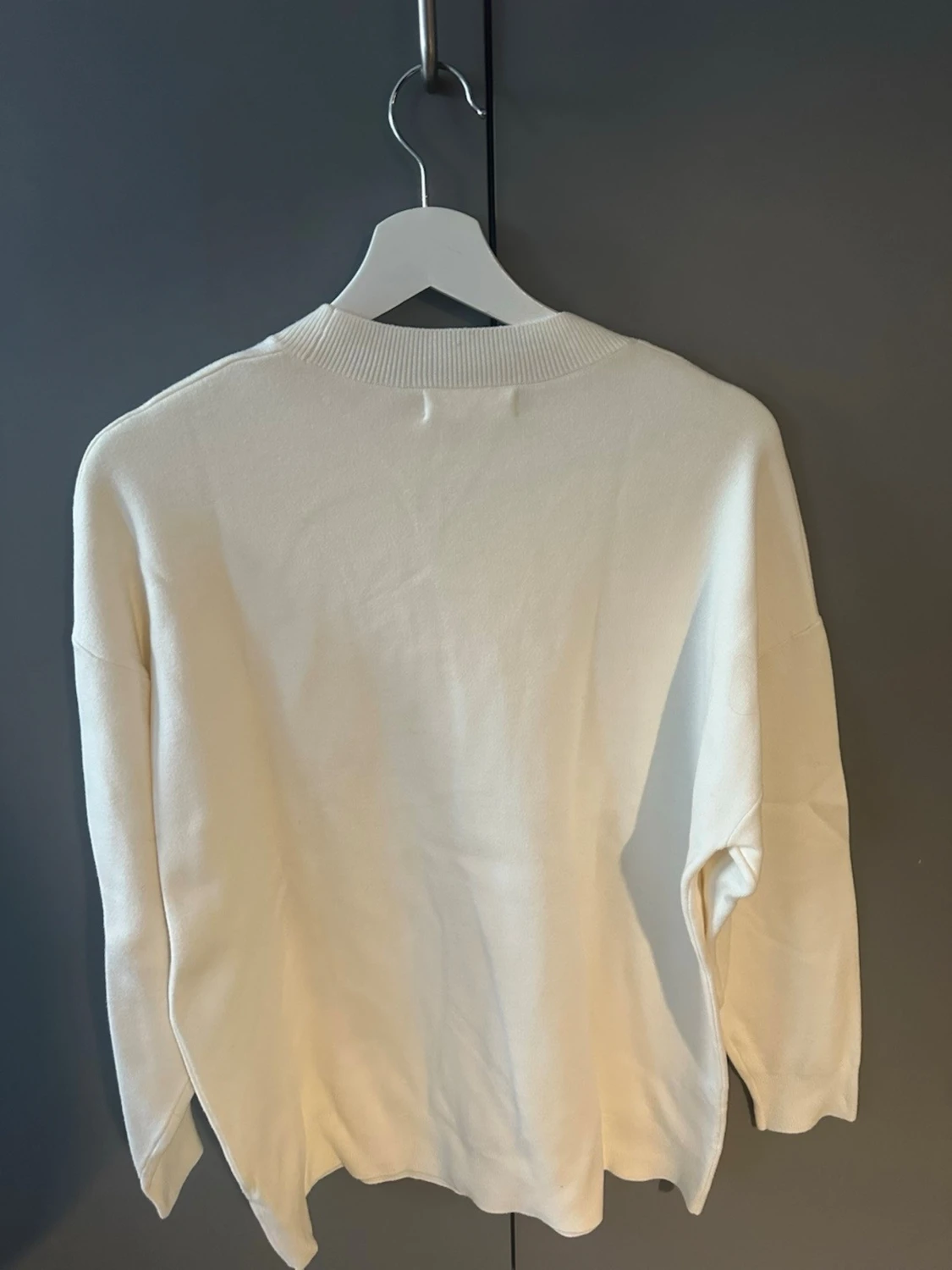 Vit stickad tröja - 2