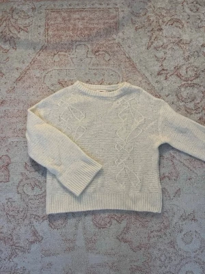 Stickad topp Gina  - Sjukt söt stickad tröja från Gina Young, 158/164