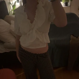 Vit blus  - Så snygg blus från Zara!!! Aldrig använd 