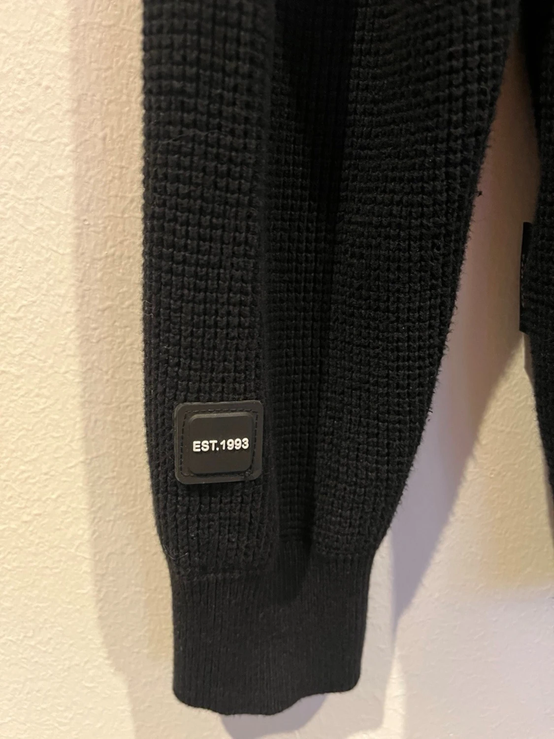 Svart stickad kofta från Indicode - 2