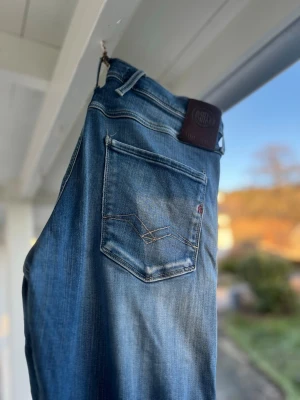 Replay Anbass hyperflex - Tja, säljer dessa feta Replay anbass hyperflex i bra skick. Storlek 30/30. Hör av dig vid frågor😊🙌