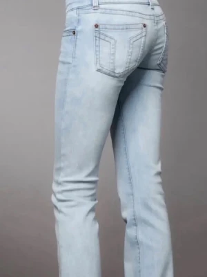 Ljusblå bootcut jeans från g rise - Snygga ljusblå jeans från g rise aldrig använt pgr av att dom inte passa helt oanvända i storlek xs regular (84) i längd
