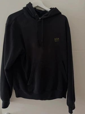 Hov1 hoodie  - Hov1 hoodie ifrån 2019. Lite urtvättad 