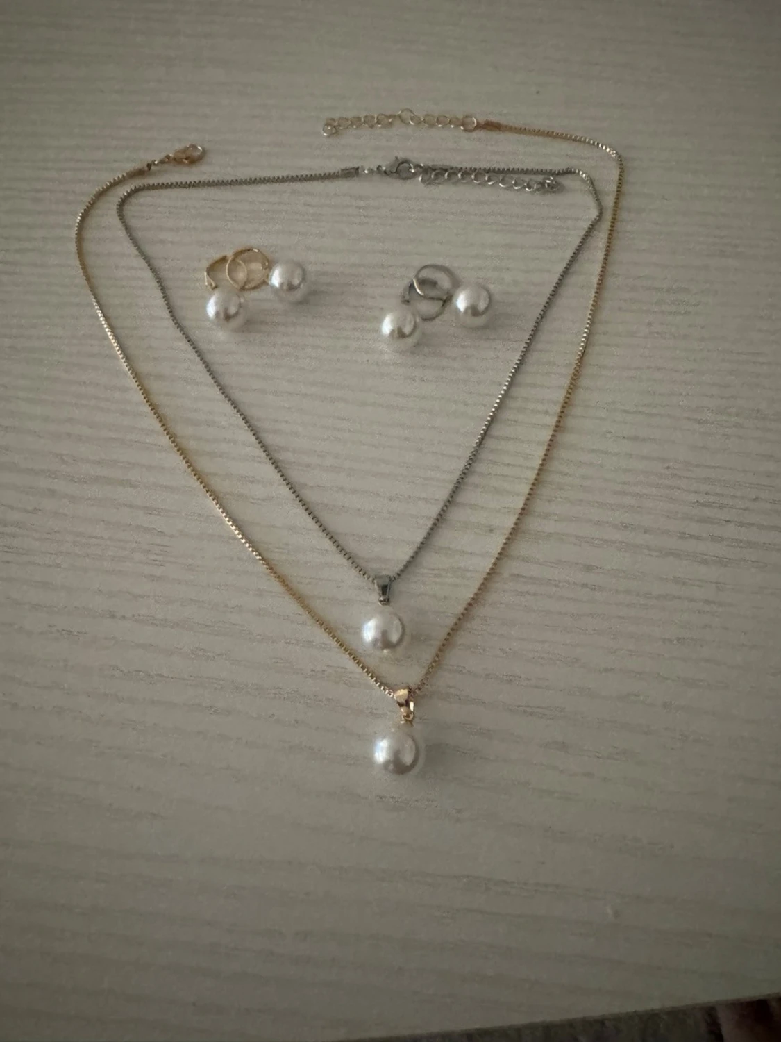 Guldkedja med stor pärlberlock - 1