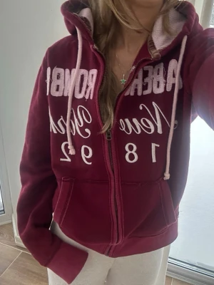 Abercrombie & fitch vintage zip  - En zip från Abercrombie & fitch i storlek M. Jag fraktar inom 24h. Se liknande plagg i min profil!