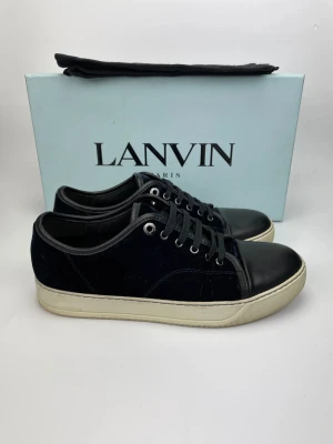 Lanvin skor  - December REA! Hej, säljer nu dessa svin snygga lanvin skor. Skorna är i grymt skick! Begränsat antal boxar och dustbag. Hör av dig vid frågor. 