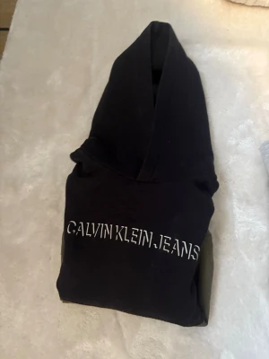 Calvin Klein jeans  - Hoddie storlek 10 Calvin Klein 