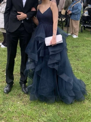 Balklänning  - Säljer min balklänning från balen 2025. Endast använd 1 gång. Skriv för mer info!