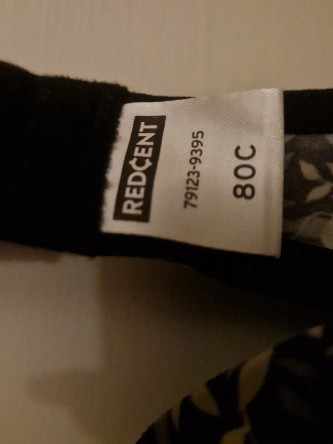 Svart blommig bh från Redcent 80C - 1