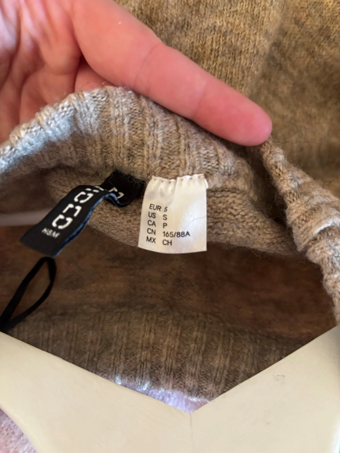 Beige stickad tröja från H&M - 1