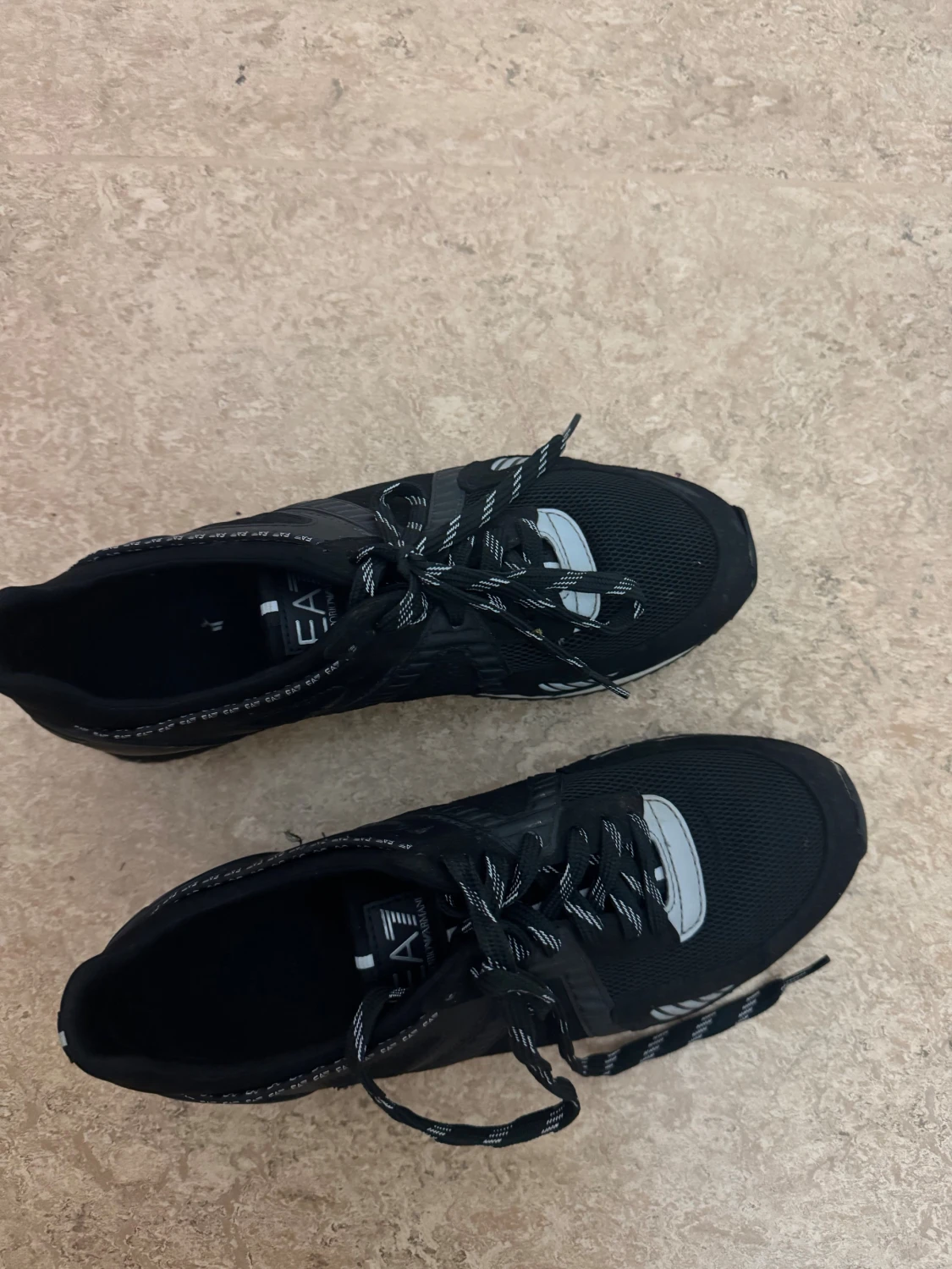 Svarta sneakers från Emporio Armani - 1