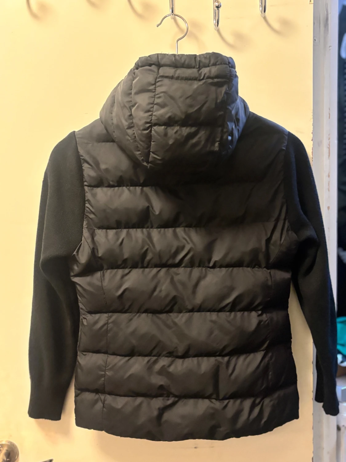 Svart pufferjacka från Moncler - 1