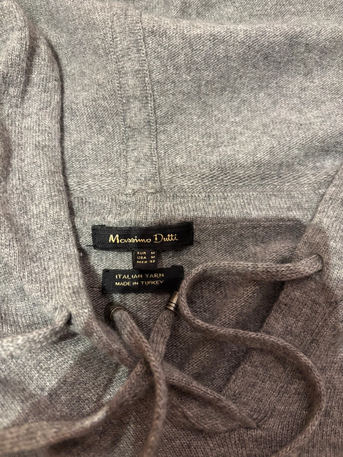 Grå hoodie i kashmir från Massimo Dutti - 4