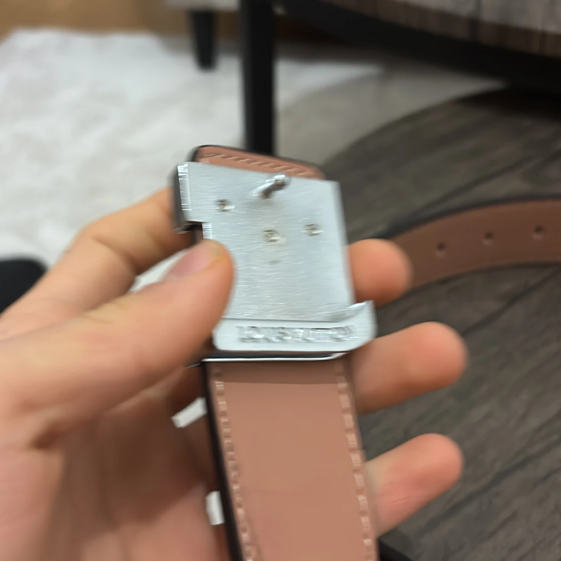 Säljer en svart brun bält fin - 1