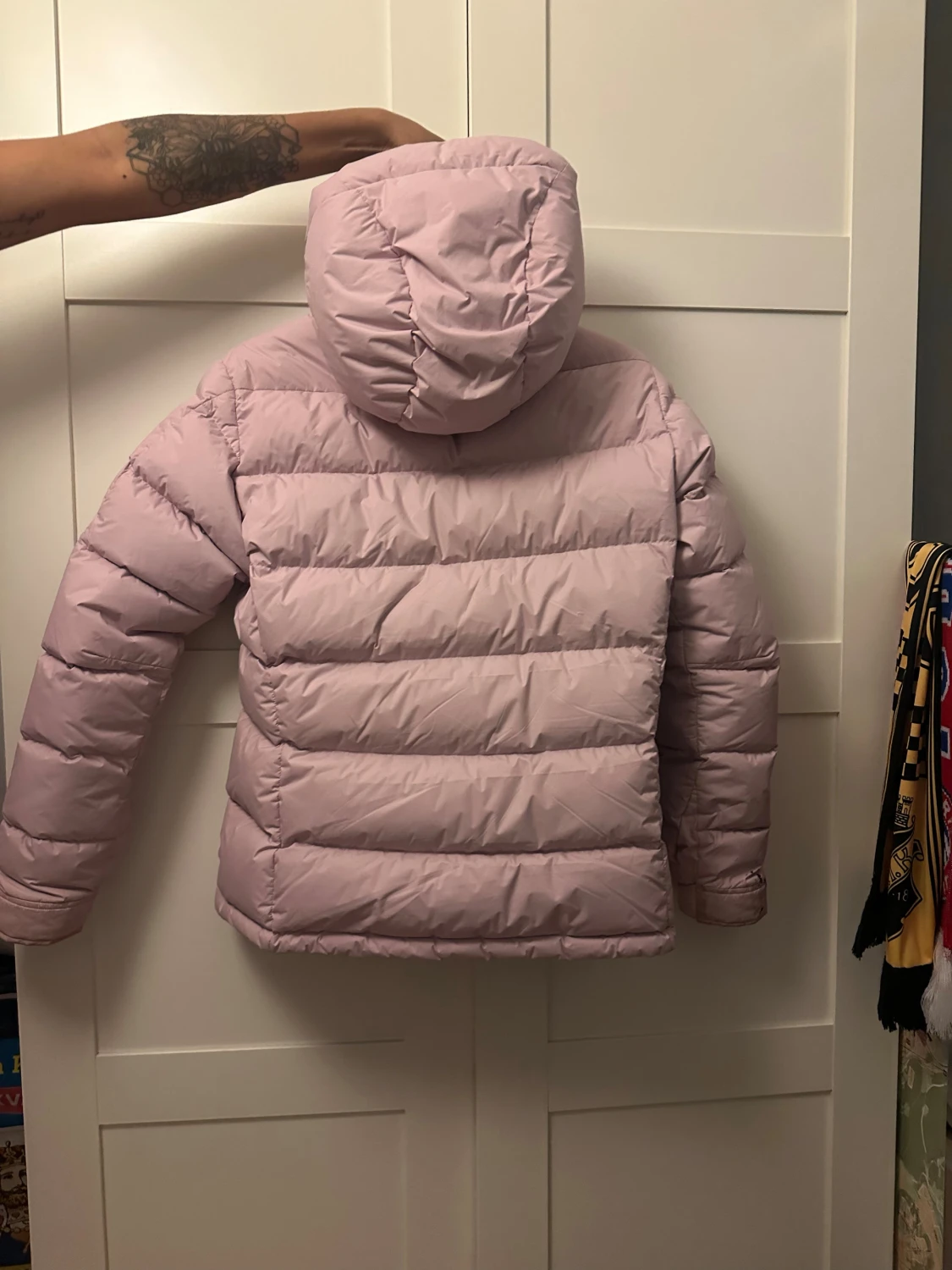 Ljusrosa Peak Performance dunjacka - 1