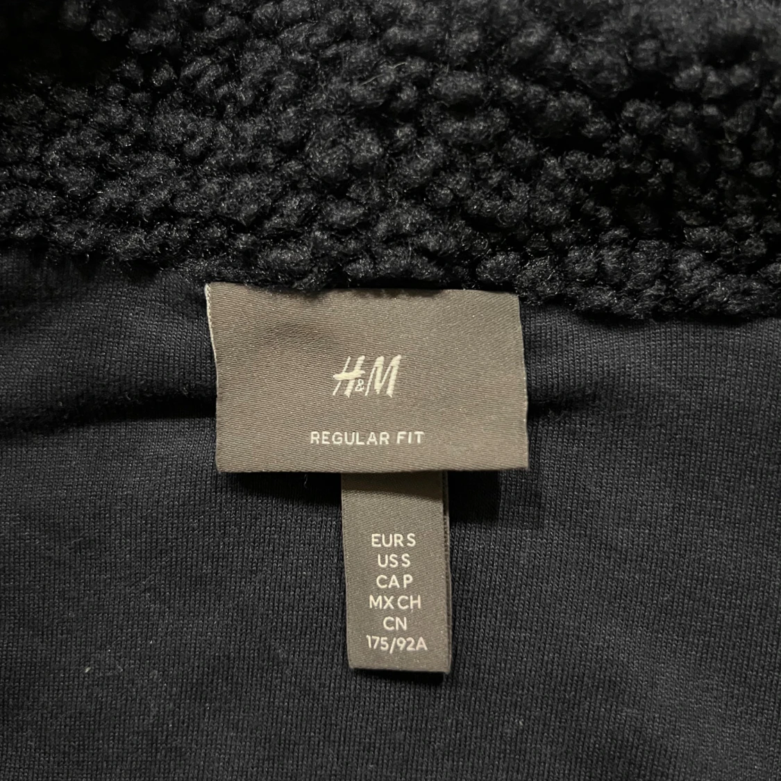 Svart teddyjacka från H&M - 2