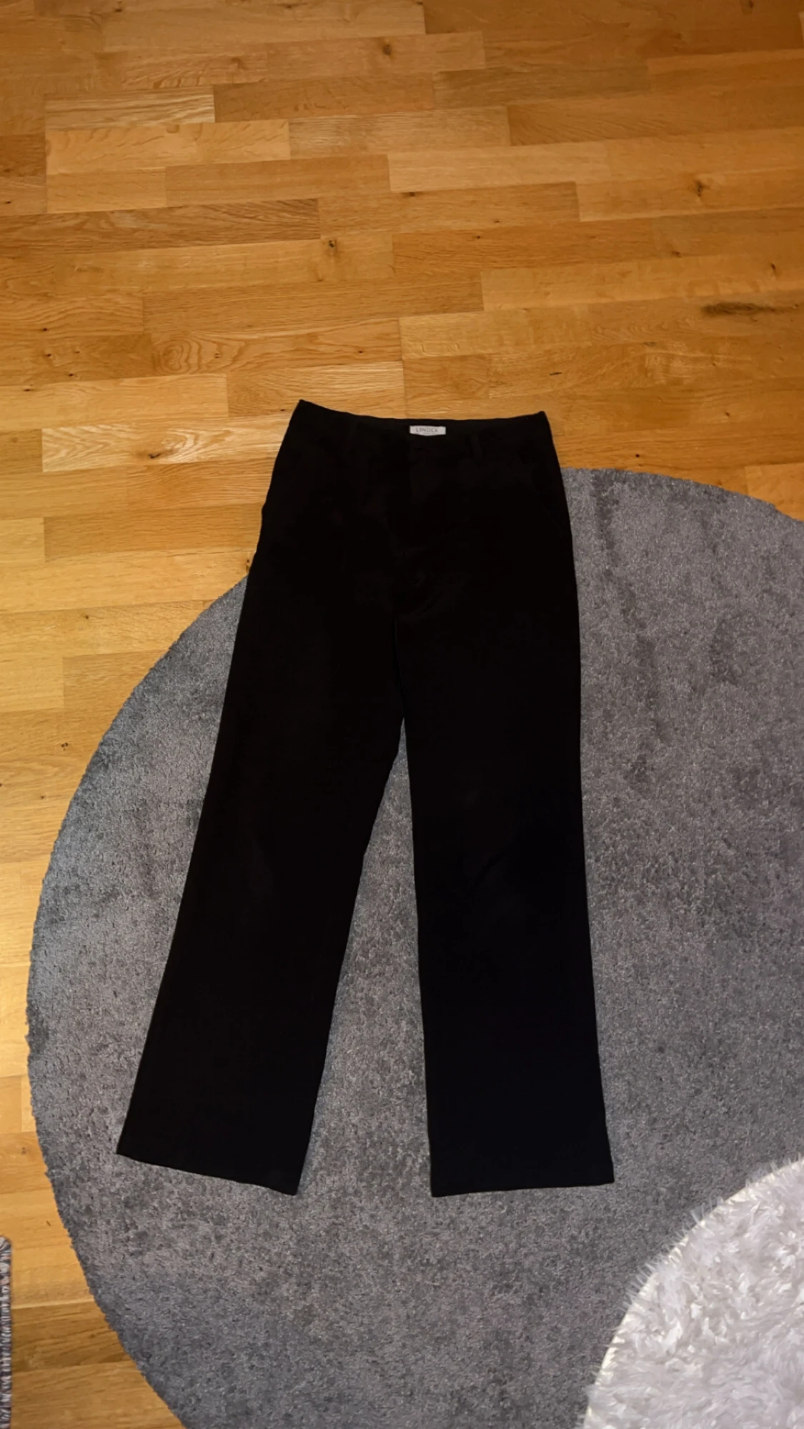 Svarta kostymbyxor från Lindex  - 1